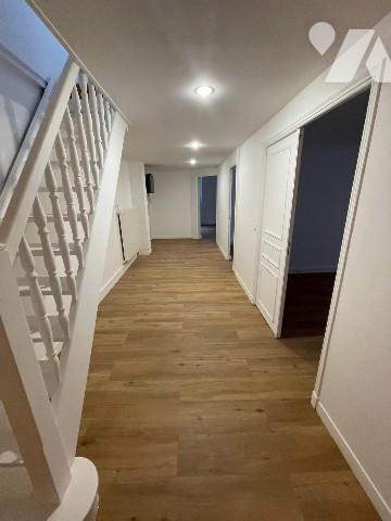 Immeuble d'angle ancien hôtel particulier de 500m²