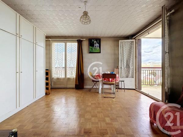 Appartement F1 à vendre  1 pièce - 33,81 m 2   VILLEJUIF  - 94