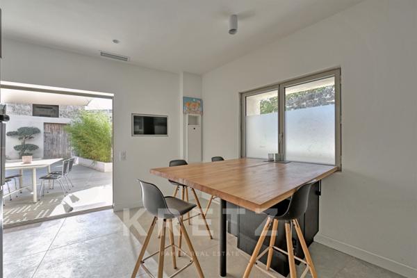 Maison de charme rénovée avec bassin et dépendance – Junas, entre Nîmes et Sommières, à 30 min des p