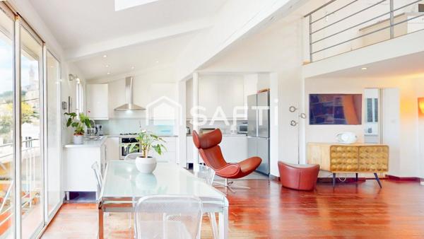 MAISON CONTEMPORAINE AVEC VUE MER ET PISCINE À BOMPART