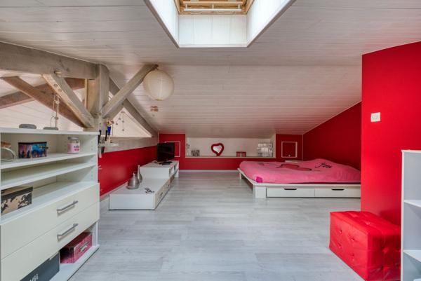 Villa avec piscine à proximité pédestre de la Citadelle du Château d'Oléron et de ses plages.