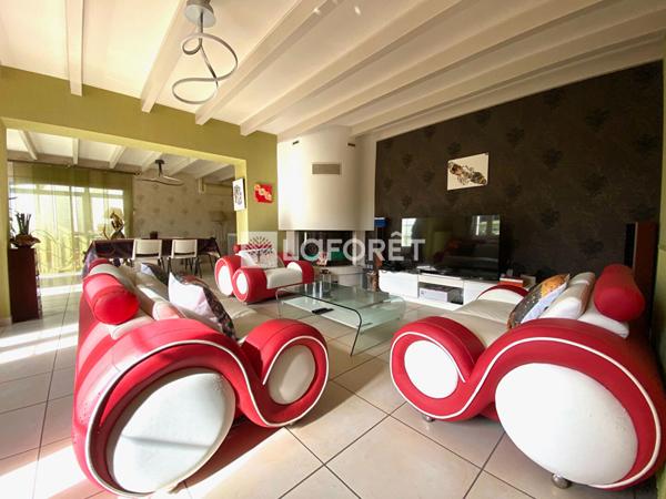 Achat maison près de SAINT GEORGES DES COTEAUX - 7 pièce(s) - 233 m² - 344 850 €