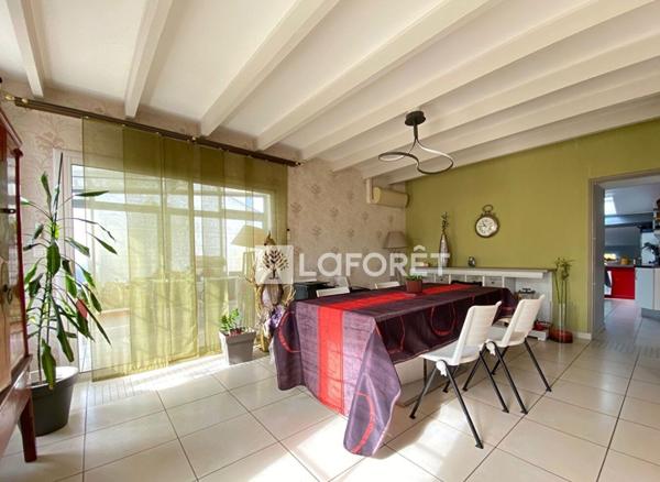 Achat maison près de SAINT GEORGES DES COTEAUX - 7 pièce(s) - 233 m² - 344 850 €