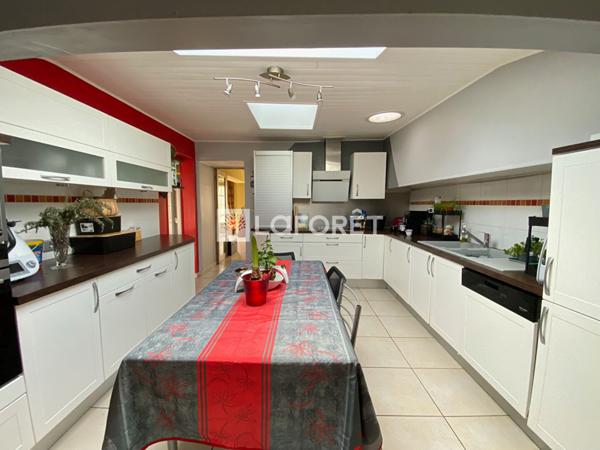 Achat maison près de SAINT GEORGES DES COTEAUX - 7 pièce(s) - 233 m² - 344 850 €