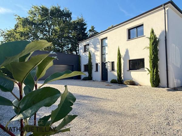 Maison à vendre COMBLEUX , maison d’architecte contemporaine avec jardin , piscine, à deux pas de la Loire