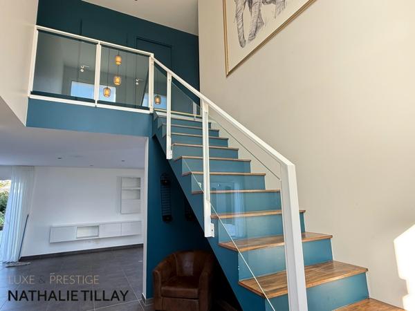 Maison à vendre COMBLEUX , maison d’architecte contemporaine avec jardin , piscine, à deux pas de la Loire