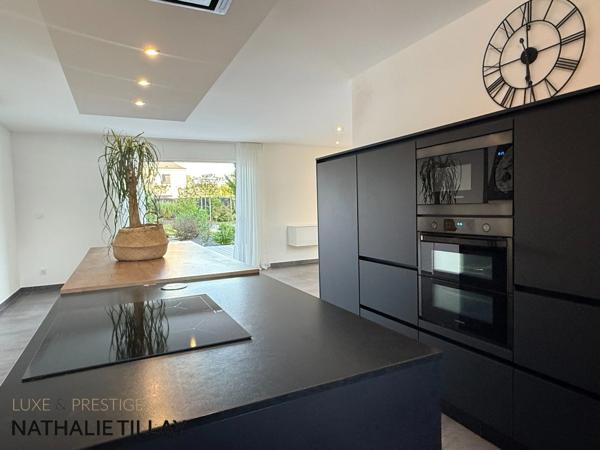 Maison à vendre COMBLEUX , maison d’architecte contemporaine avec jardin , piscine, à deux pas de la Loire