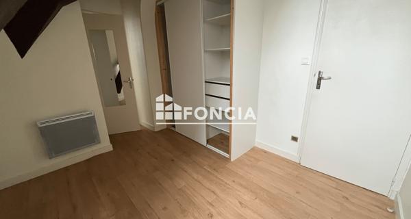 Location Studio 39.3 m² - Laval 53000