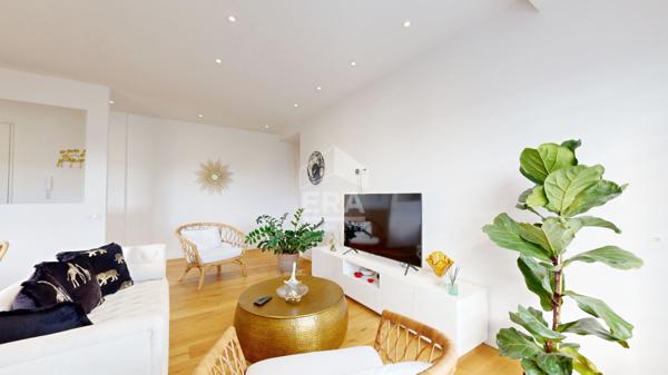 NICE - GAMBETTA / PARC IMPÉRIAL : MAGNIFIQUE 3 PIÈCES TRAVESRSANT AVEC BALCON