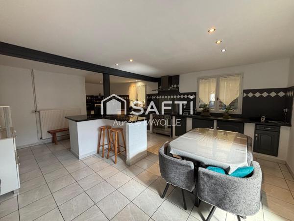 Maison de 160m2, 3 chambres, terrain, et 2 hangars