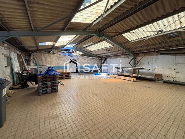 Maison de 160m2, 3 chambres, terrain, et 2 hangars