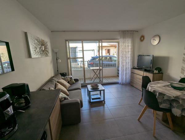 Studio refait à neuf Rive Droite à 100m des plages Le Grau-du-Roi (30240)