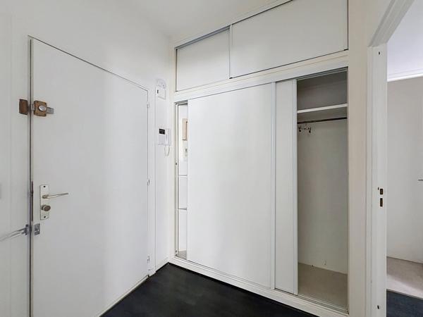 Appartement À louer 2 pièce(s) 54 m²