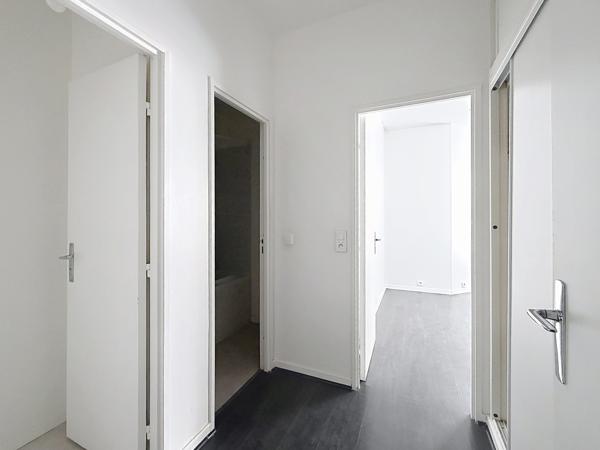 Appartement À louer 2 pièce(s) 54 m²