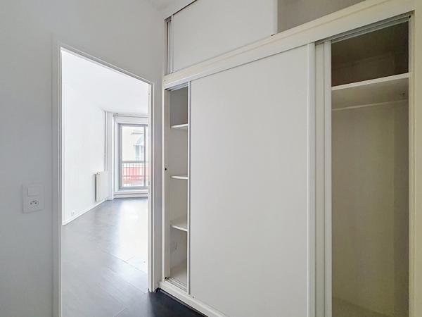 Appartement À louer 2 pièce(s) 54 m²