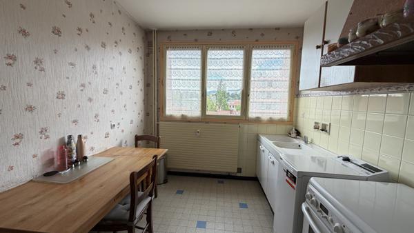 Appartement à rénover de 67,60 m² - 2 chambres - Fort potentiel d'investissement - Secteur Bellevue