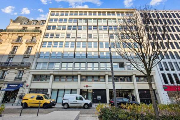 Bureaux à louer Neuilly-sur-Seine avec vue jardin et parking électrique