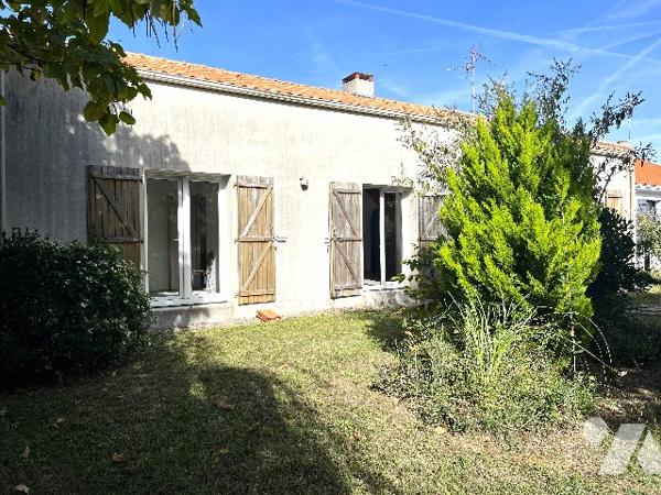 Maison d'habitation, à vendre, située à 700m de la plage de Joalland à LA PLAINE SUR MER