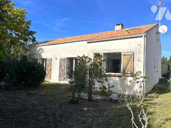 Maison d'habitation, à vendre, située à 700m de la plage de Joalland à LA PLAINE SUR MER
