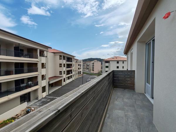 Appartement rénové 4/5 pièces dernier étage