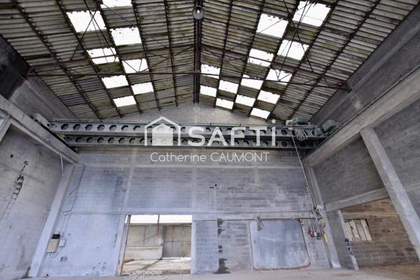 Ensemble de locaux industriels