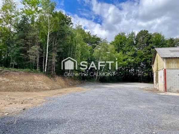 Ensemble de locaux industriels