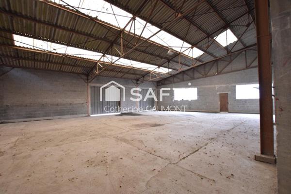 Ensemble de locaux industriels