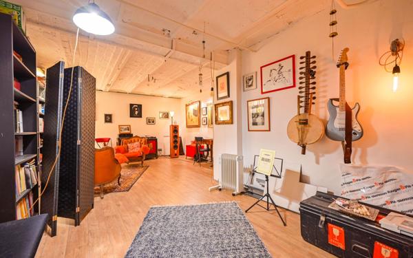 Appartement à vendre    7 pièces • 220 m2 Paris 12