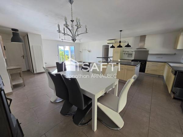 Villa familiale avec piscine, vue sur la vallée et grand potentiel