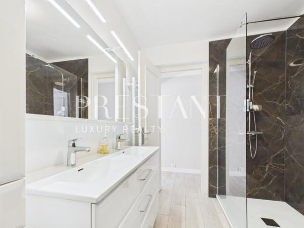 Biarritz, Quartier Halles- Jardin Public , Appartement avec exterieur, stationnement et Ascenseur., BIARRITZ