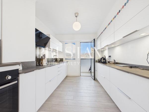Biarritz, Quartier Halles- Jardin Public , Appartement avec exterieur, stationnement et Ascenseur., BIARRITZ