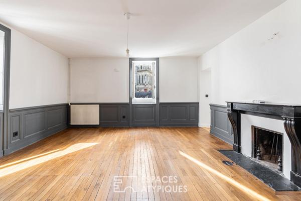 Face-à-face sacré : Appartement d’exception sur la Place Royale