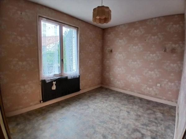 Vente                                                      Maison
                        
                     3 pièces                      70 m2                     à La Machine