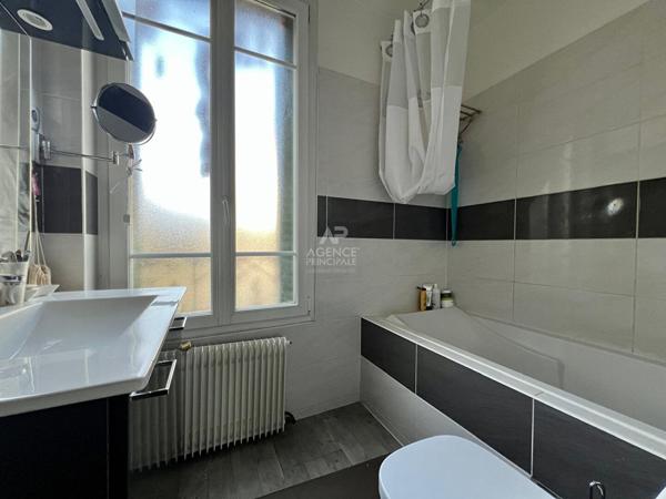 Maison Houilles 5 pièce(s) 142 m2 €710 000 **  - Référence  7658