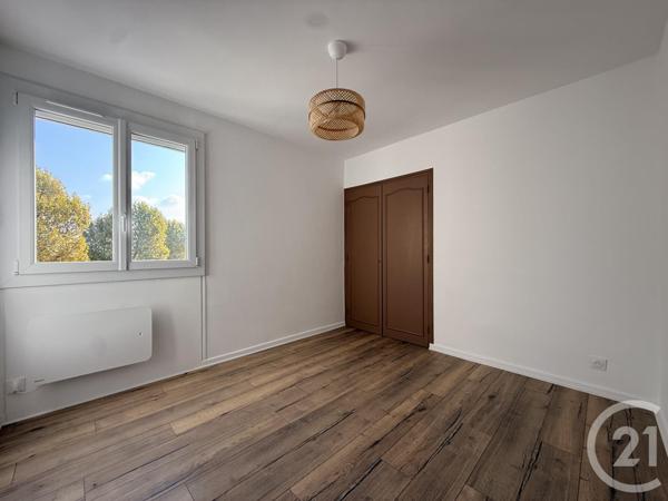 Appartement T4 à vendre  4 pièces - 75,75 m2 GUILHERAND GRANGES - 07