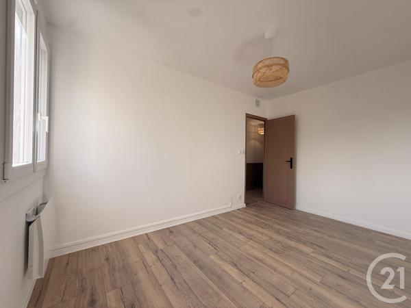 Appartement T4 à vendre  4 pièces - 75,75 m2 GUILHERAND GRANGES - 07