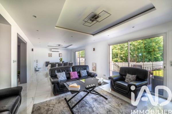 Maison à vendre 8 pièces 157 m² Le Thillay