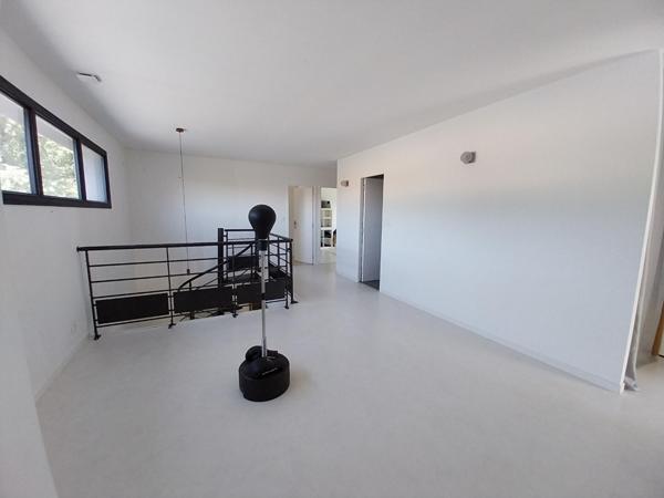 Montamisé - maison 7 pièces 230 m2