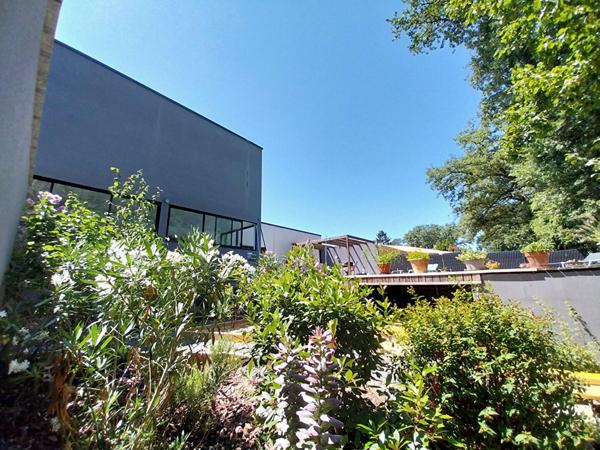 Montamisé - maison 7 pièces 230 m2