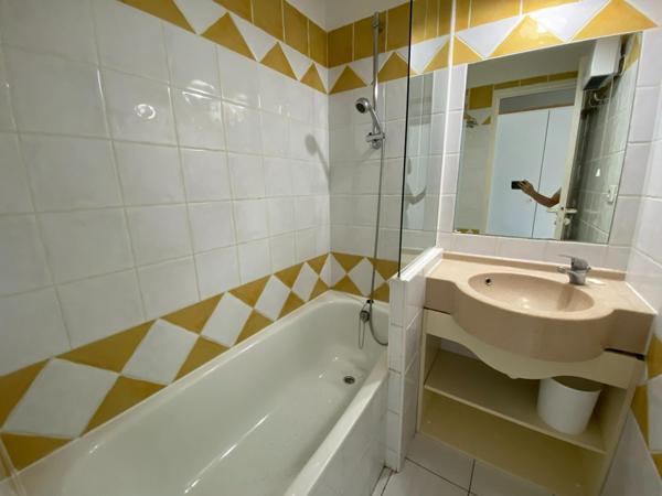 CANNES APPARTEMENT 2 PIECES VUE MER