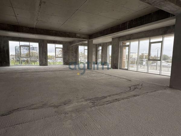 MOUILLERON LE CAPTIF / Vente Local professionnel 397 m²