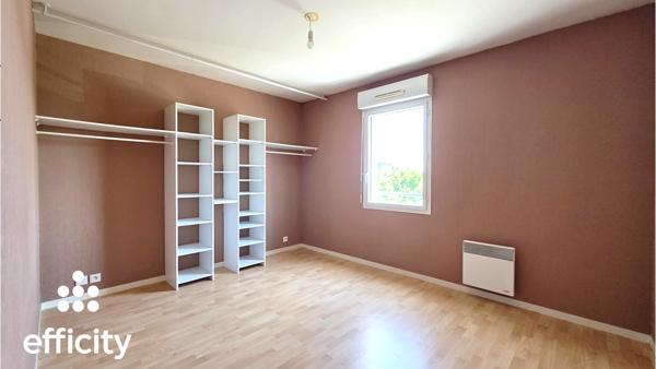 Appartement
         2 pièces
        - 54 m² 196 650 € *