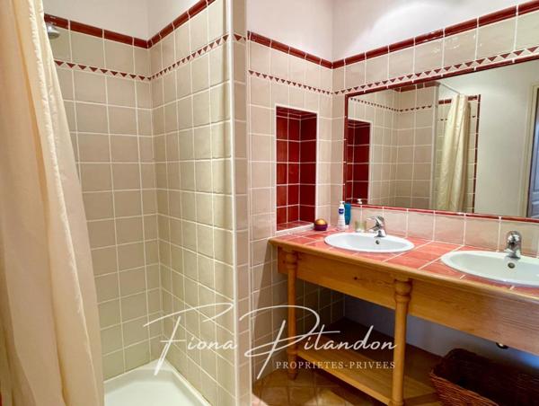 Bâtisse authentique au coeur de Mérindol avec un fort potentiel