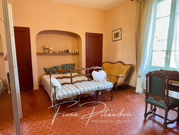 Bâtisse authentique au coeur de Mérindol avec un fort potentiel