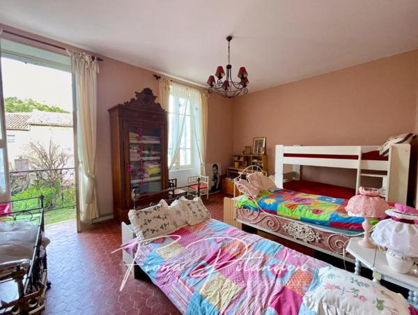 Bâtisse authentique au coeur de Mérindol avec un fort potentiel