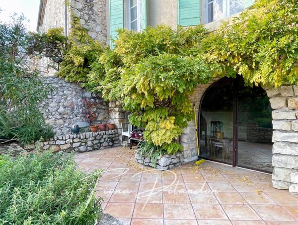 Bâtisse authentique au coeur de Mérindol avec un fort potentiel