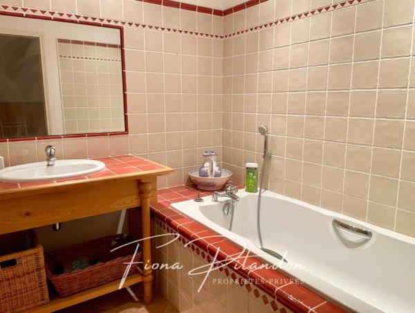 Bâtisse authentique au coeur de Mérindol avec un fort potentiel