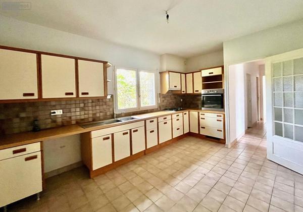 Maison à vendre à Saint-Jacques-de-la-Lande en Ille-et-Vilaine (35136), ref : 048-V1241S   
RUE DE NANTES / BREQUIGNY