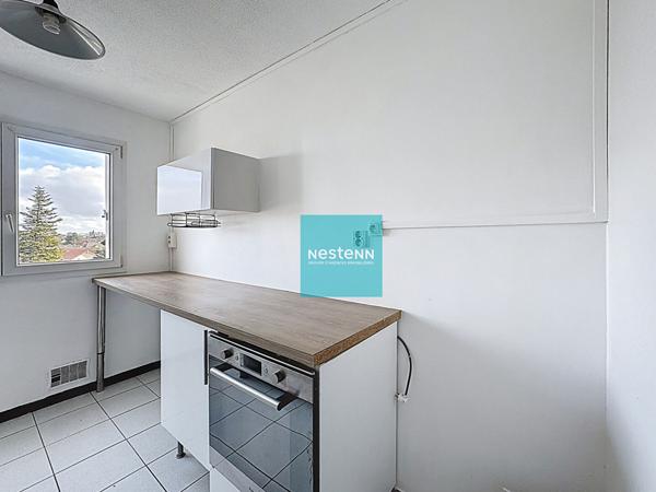Appartement F3 67 m² - Dernier étage - Cave et parking extérieur