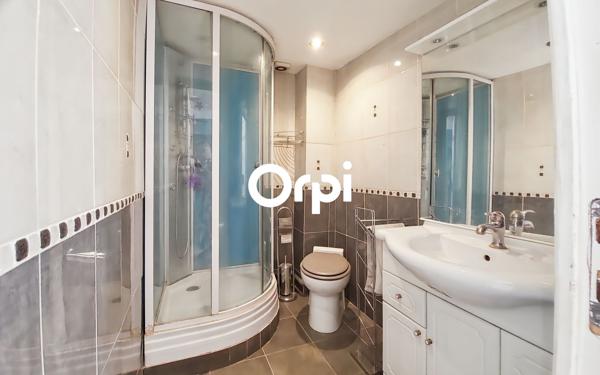 Appartement à vendre    1 pièce • 23,46 m2 Marseille 5